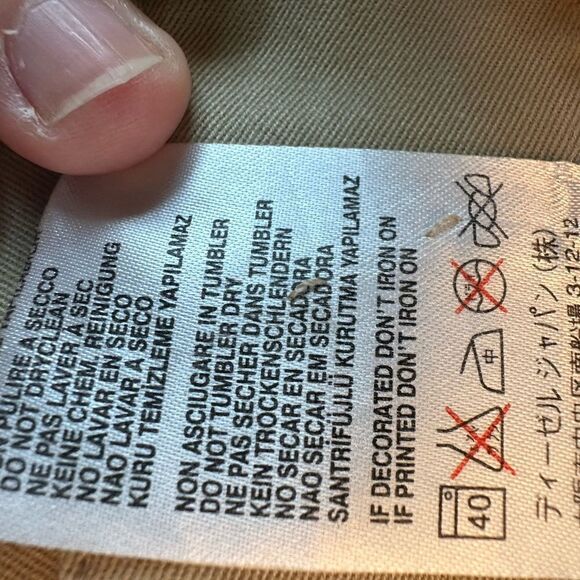 Diesel tan khaki Bermuda shorts with button detail. Size 28 - Picture 5 of 17